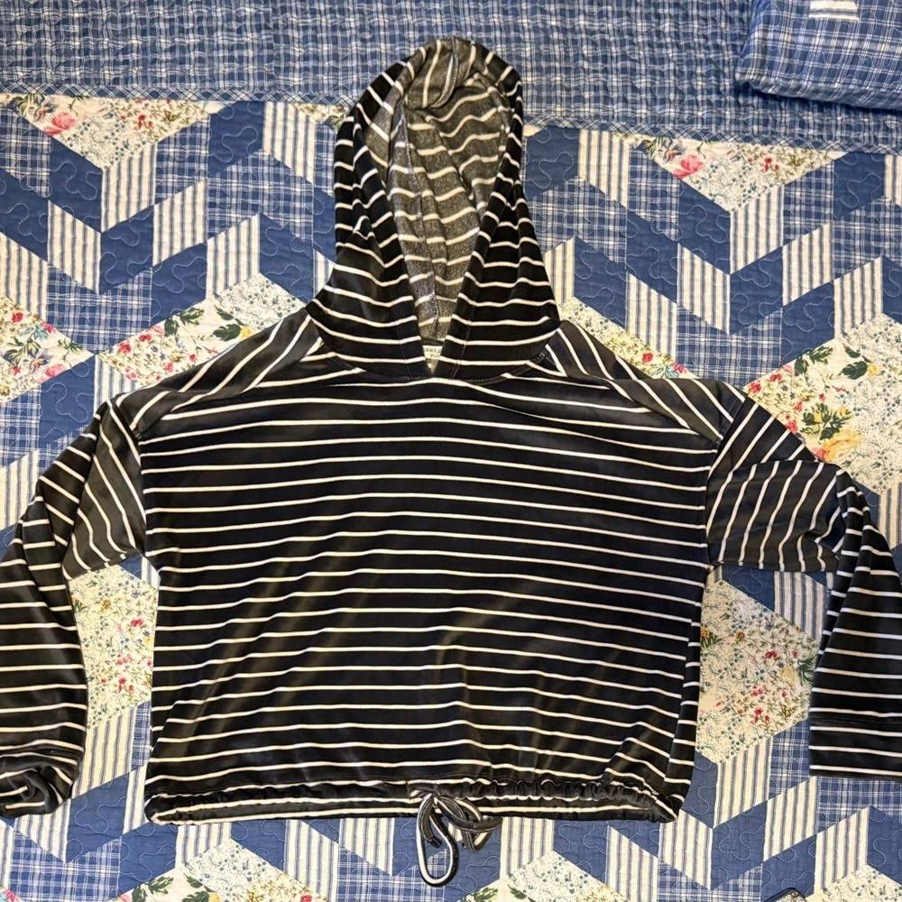 Cable and Gauge Large Striped grey and white striped crop velvet Hooded Top